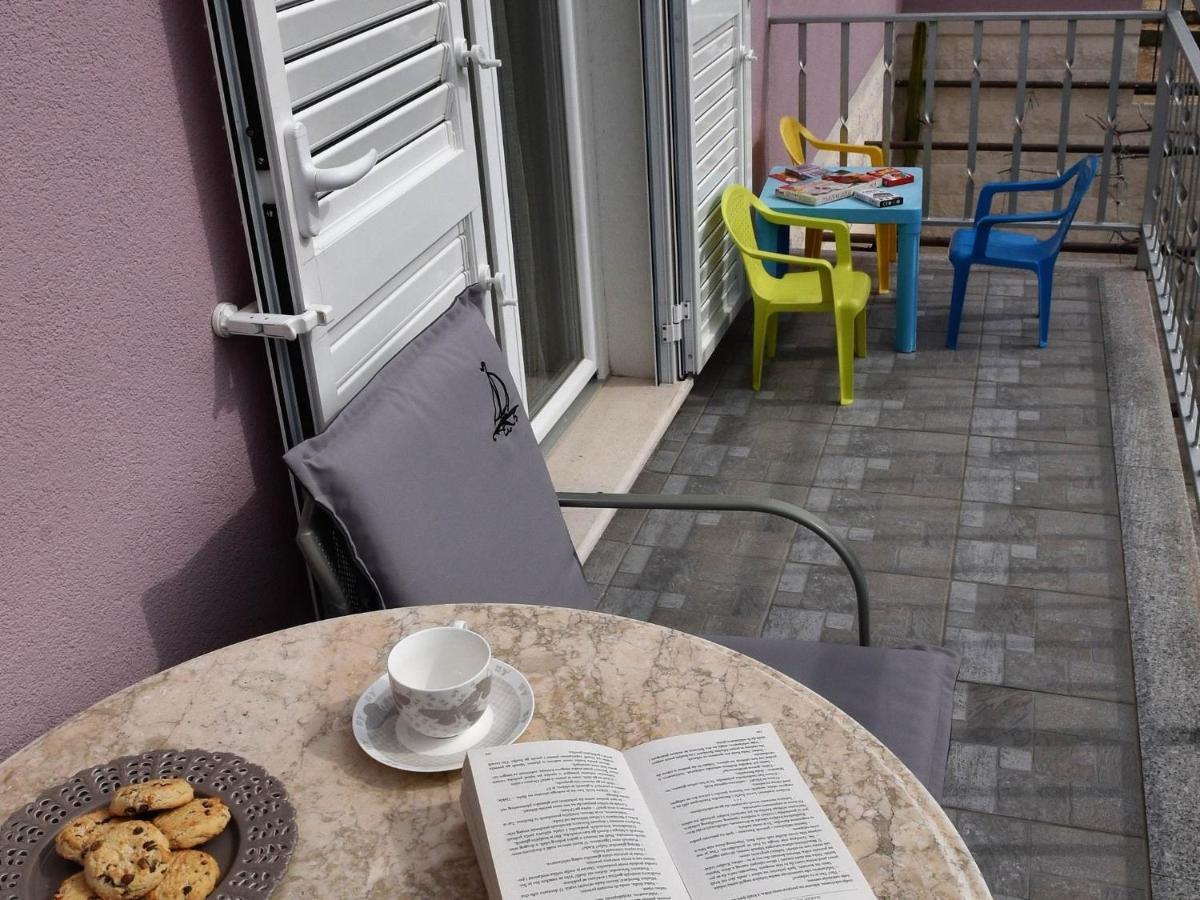 Apartment Manigo Supetar Exterior photo