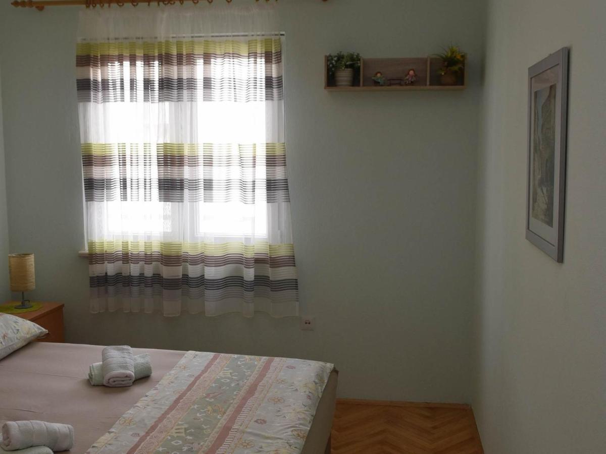 Apartment Manigo Supetar Exterior photo