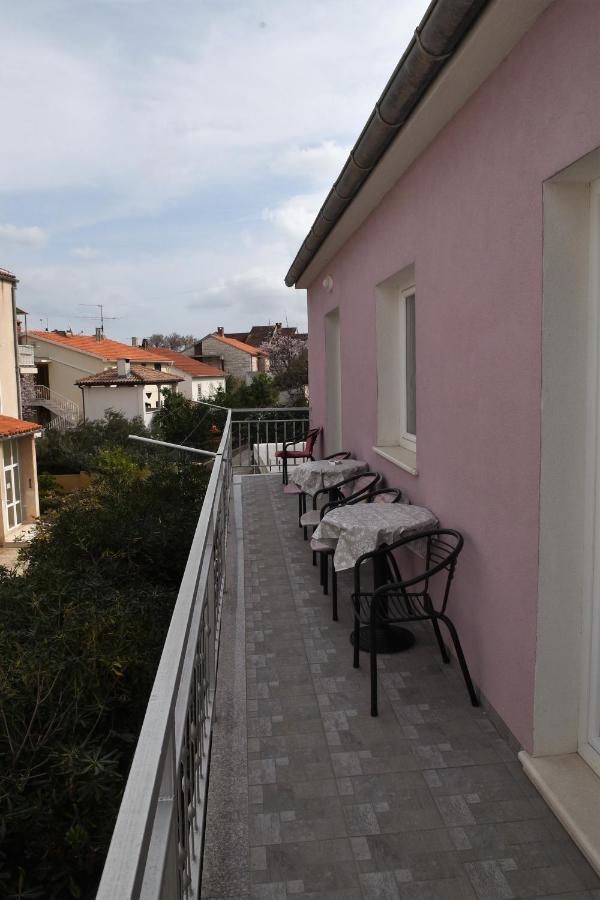 Apartment Manigo Supetar Exterior photo